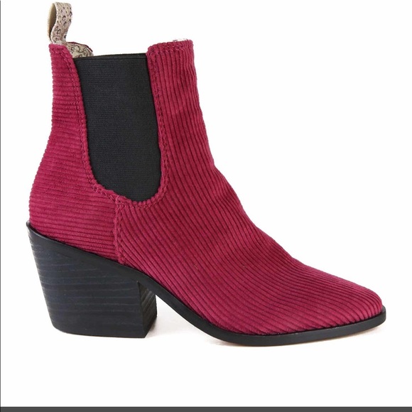 Band of Gypsies Shadow Chelsea Boot, Red/Black, Corduroy Style, Size 8, NWT - Picture 8 of 10